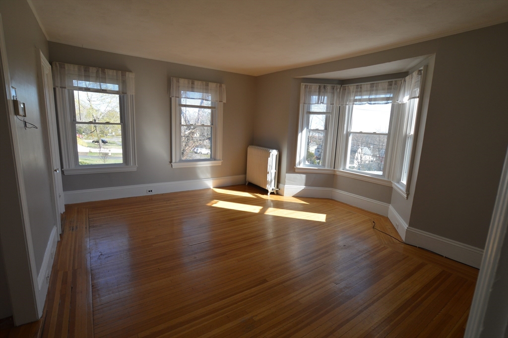 3 bed, 1 bath apartment for rent at 57 Lindall St Unit 2, Danvers — photo 3 of 10