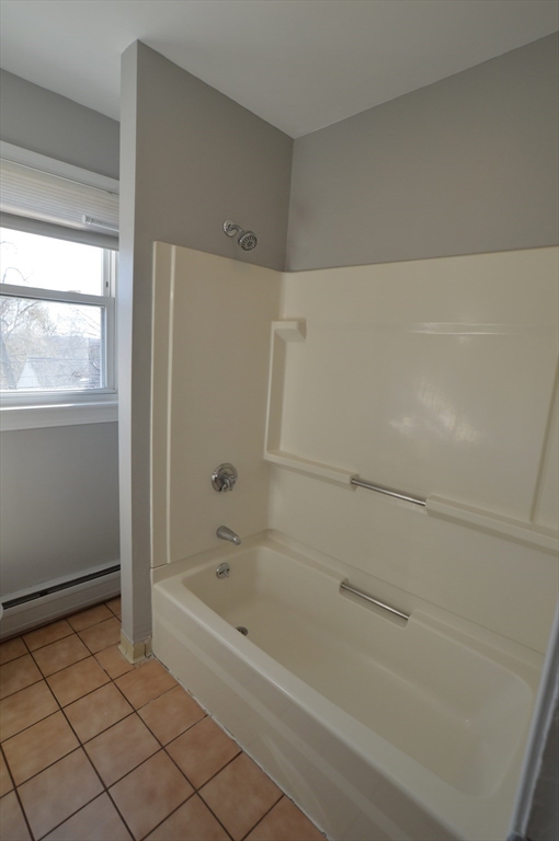 3 bed, 1 bath apartment for rent at 57 Lindall St Unit 2, Danvers — photo 9 of 10