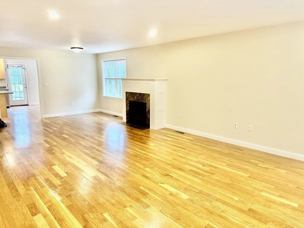 3 bed, 2 bath apartment for rent at 57 Lowell Unit 57, Watertown — photo 1 of 10