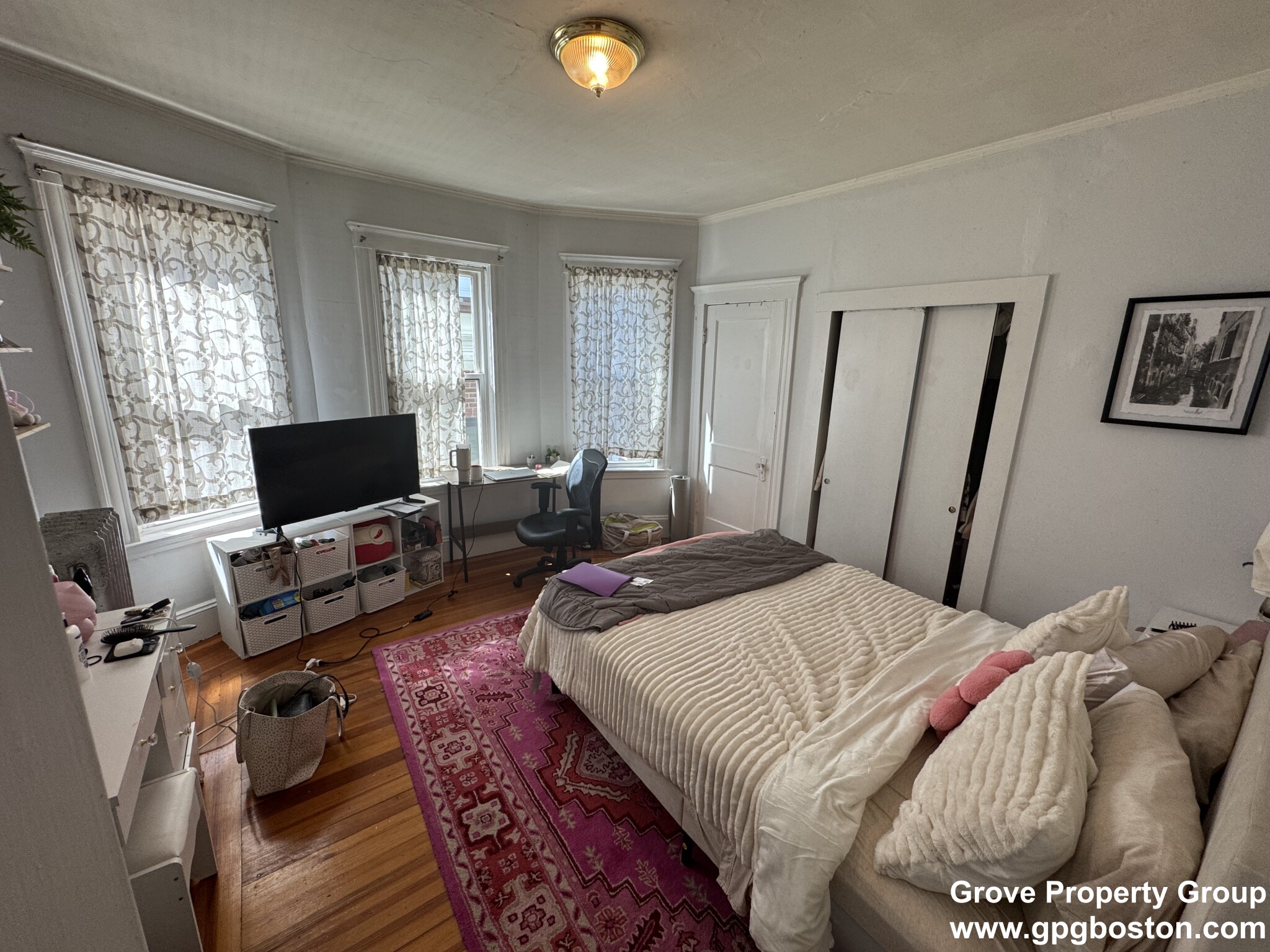 4 bed, 1 bath apartment for rent at 57 M St Unit 3, South Boston — photo 4 of 8