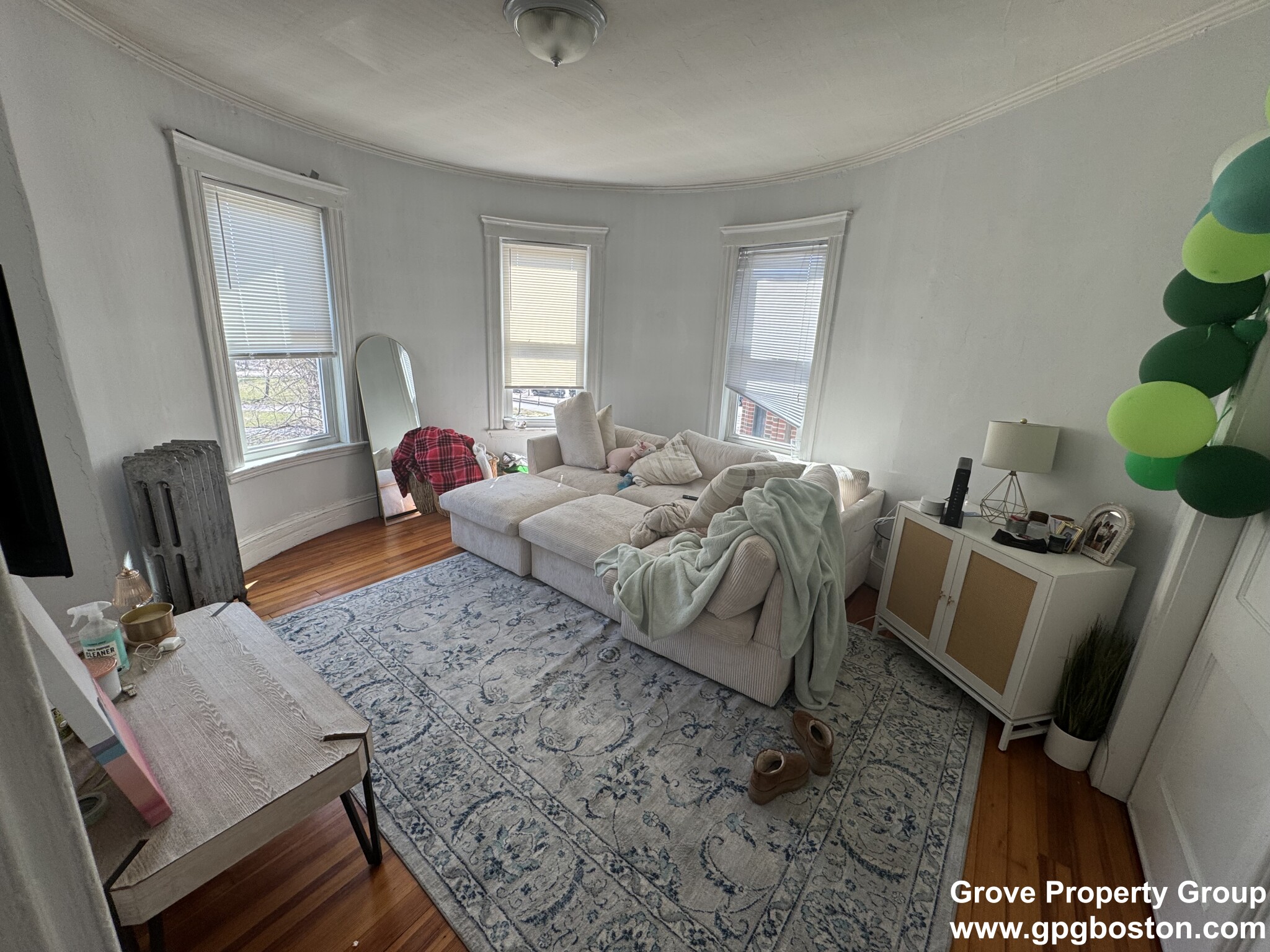4 bed, 1 bath apartment for rent at 57 M St Unit 3, South Boston