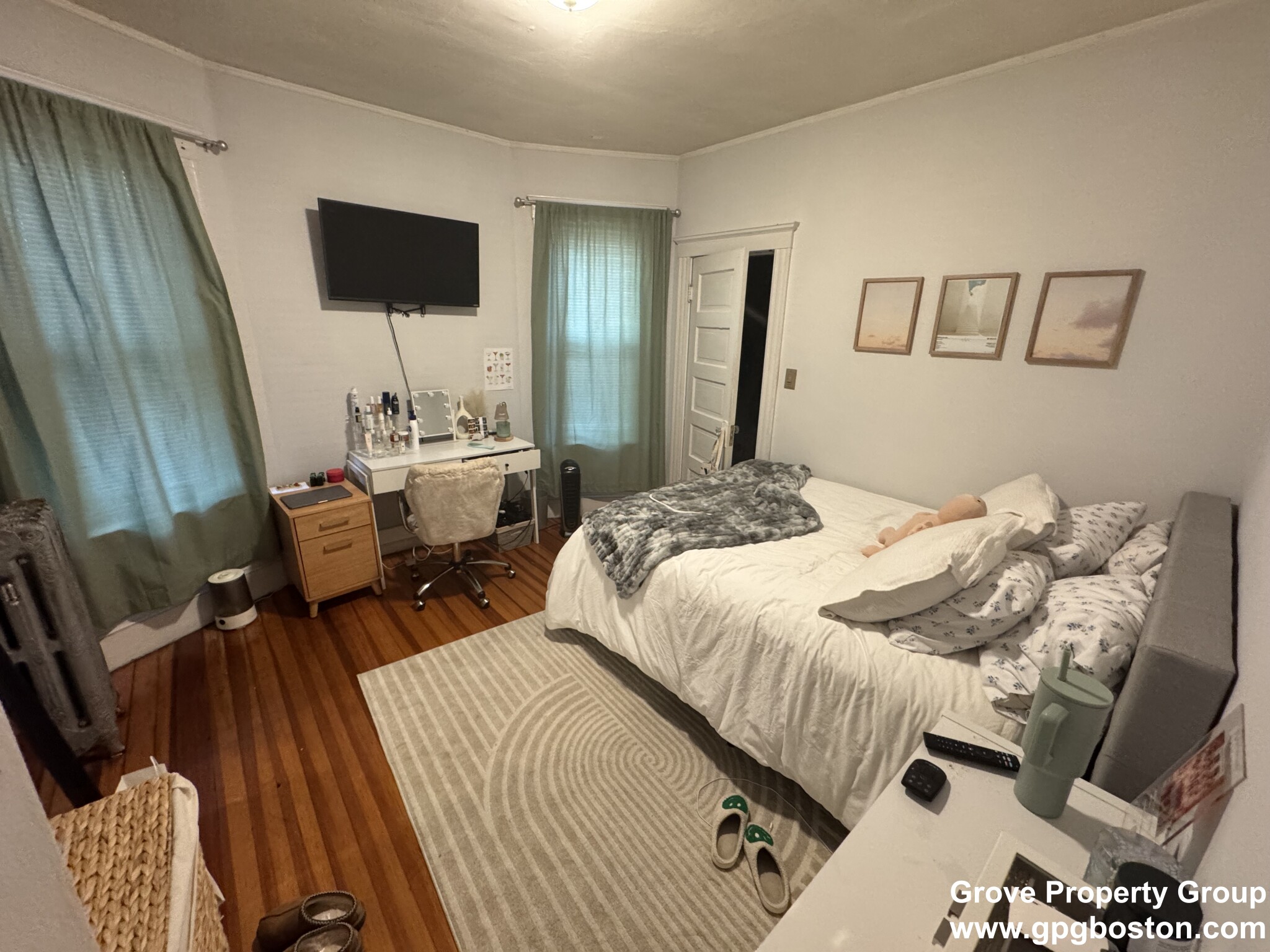 4 bed, 1 bath apartment for rent at 57 M St Unit 3, South Boston — photo 3 of 8