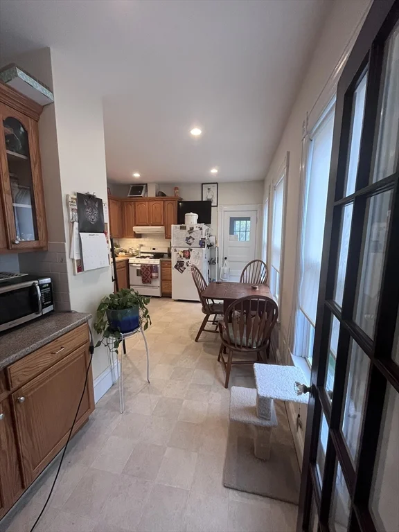 2 bed, 1 bath apartment for rent at 57 Main Unit 57, Somerville — photo 4 of 15