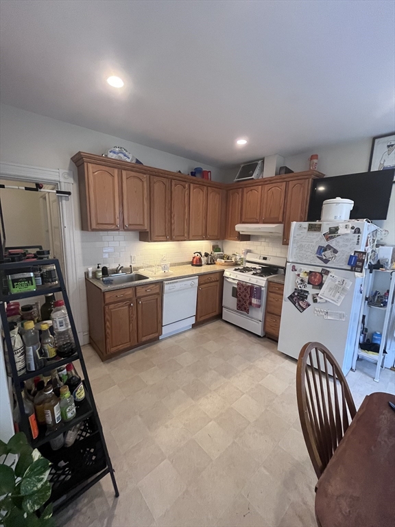 2 bed, 1 bath apartment for rent at 57 Main Unit -, Somerville — photo 5 of 15