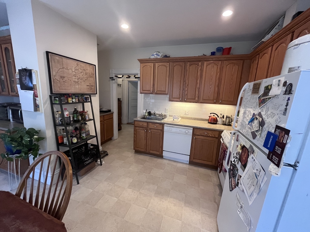 2 bed, 1 bath apartment for rent at 57 Main Unit -, Somerville — photo 6 of 15