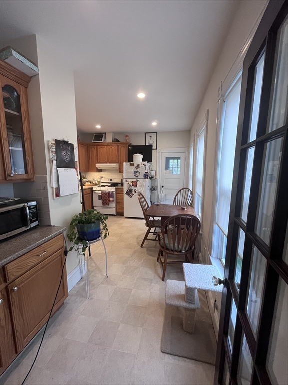 2 bed, 1 bath apartment for rent at 57 Main Unit -, Somerville — photo 4 of 15