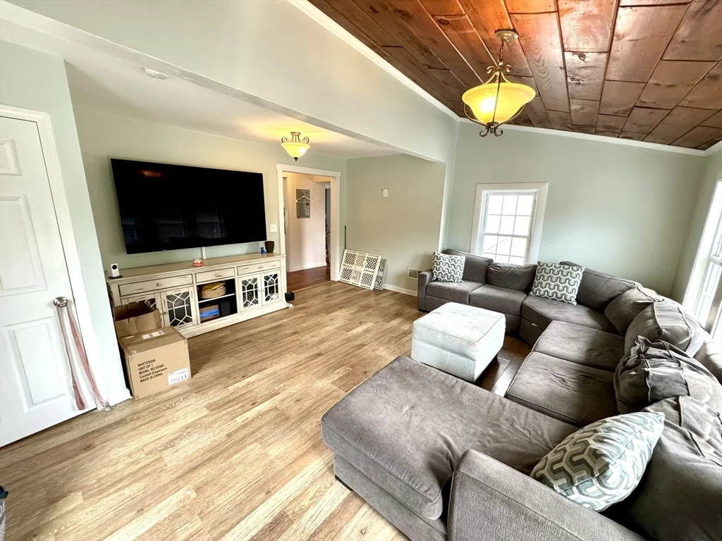 3 bed, 1 bath apartment for rent at 57 Marietta Ave Unit 2, East Braintree — photo 6 of 22