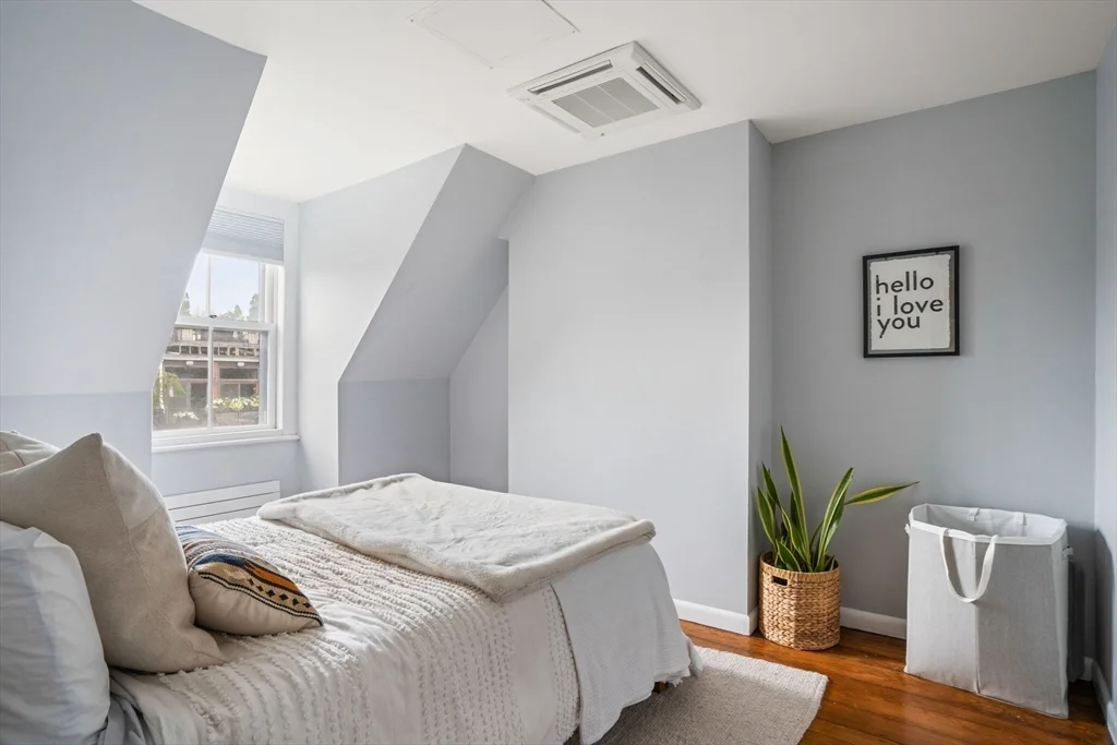2 bed, 1 bath apartment for rent at 57 Marlborough Unit 6, Back Bay — photo 10 of 16