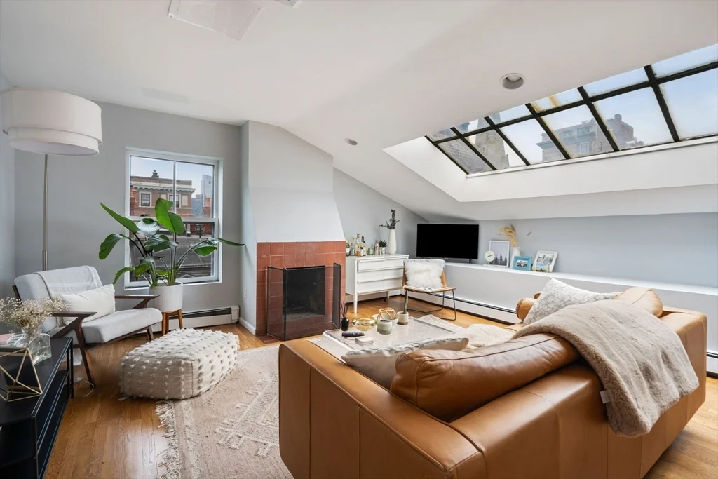 2 bed, 1 bath apartment for rent at 57 Marlborough Unit 6, Back Bay — photo 8 of 16