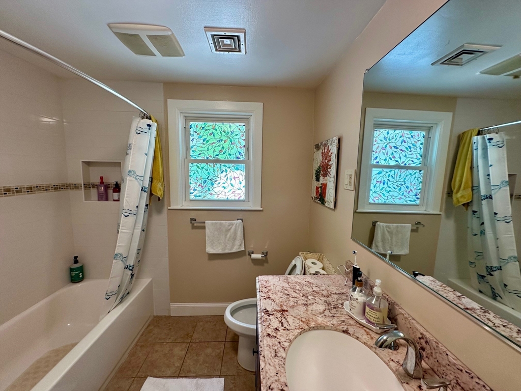 4 bed, 3 bath apartment for rent at 57 Maurice St Unit 0, Medford — photo 11 of 27