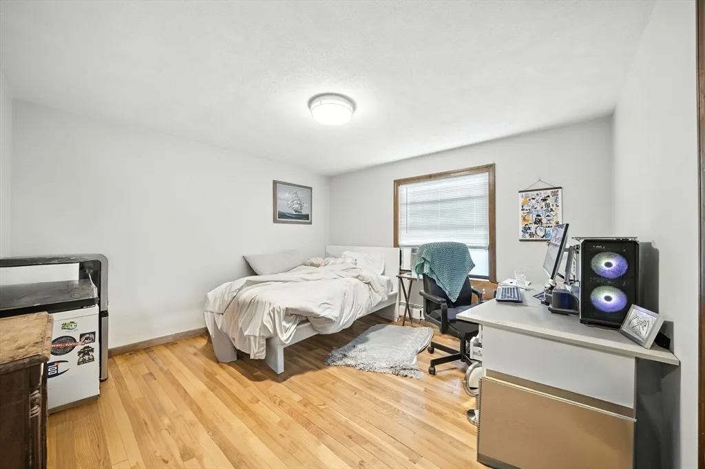3 bed, 1 bath apartment for rent at 57 Newbury St Unit 1, Teele Square — photo 9 of 28