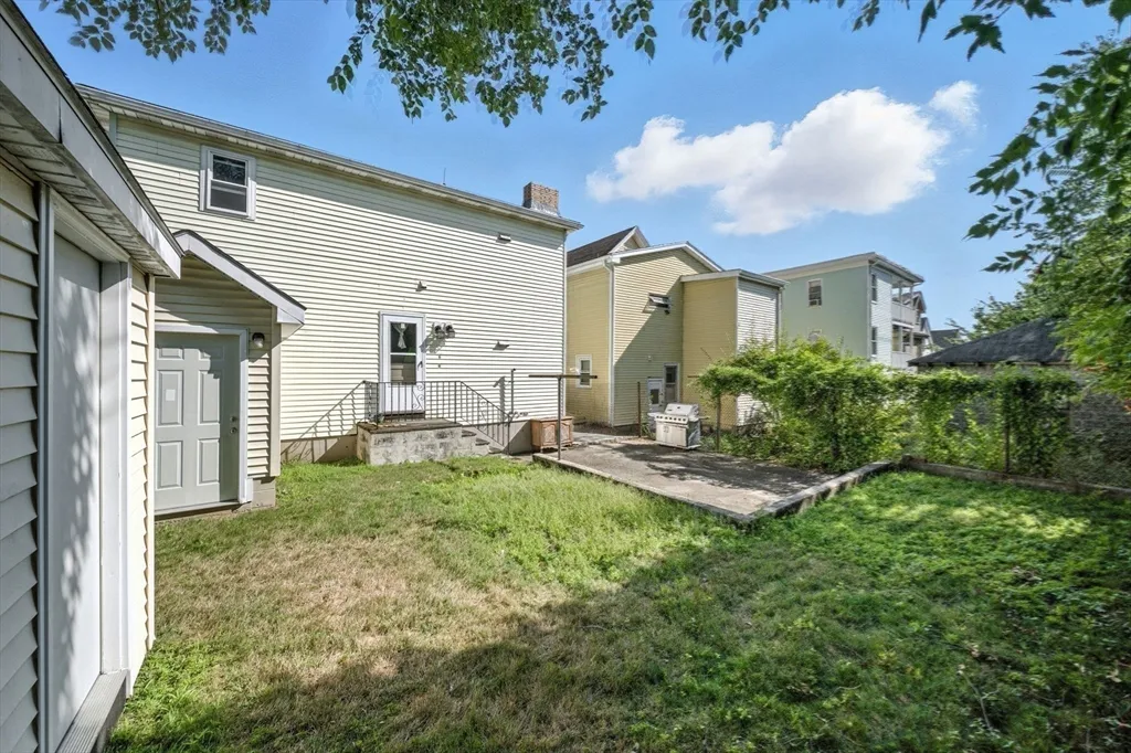 3 bed, 1 bath apartment for rent at 57 Newbury St Unit 1, Teele Square — photo 27 of 28