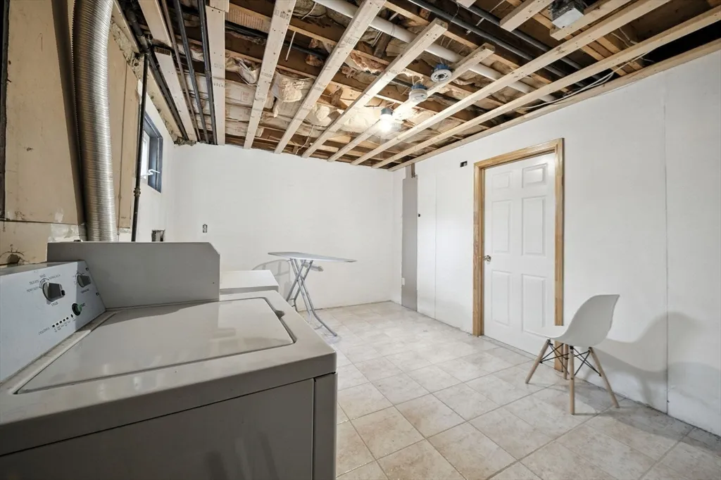 3 bed, 1 bath apartment for rent at 57 Newbury St Unit 1, Teele Square — photo 20 of 28
