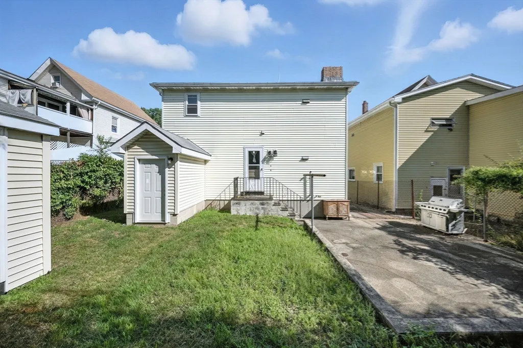3 bed, 1 bath apartment for rent at 57 Newbury St Unit 1, Teele Square — photo 28 of 28