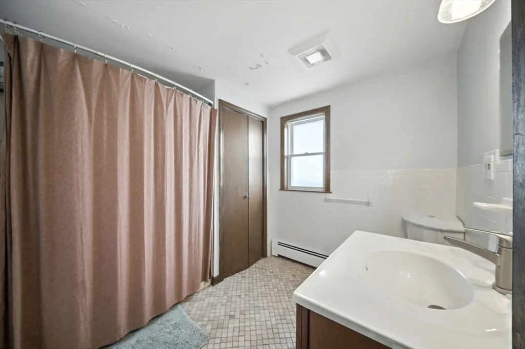 3 bed, 1 bath apartment for rent at 57 Newbury St Unit 1, Teele Square — photo 15 of 28