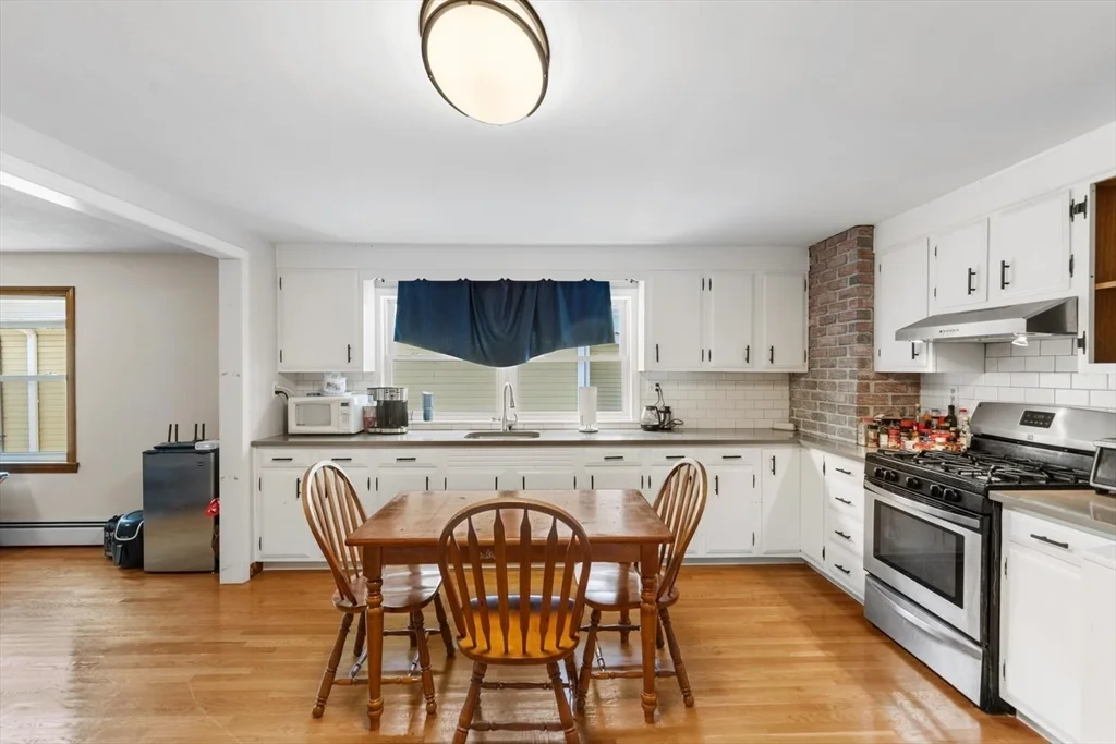 3 bed, 1 bath apartment for rent at 57 Newbury St Unit 2, Teele Square — photo 2 of 18