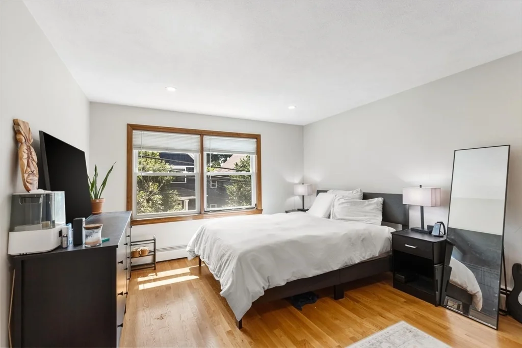 3 bed, 1 bath apartment for rent at 57 Newbury St Unit 2, Teele Square — photo 8 of 18