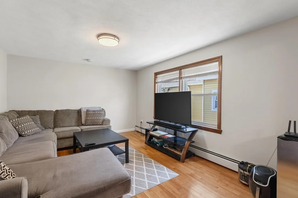 3 bed, 1 bath apartment for rent at 57 Newbury St Unit 2, Teele Square — photo 4 of 18