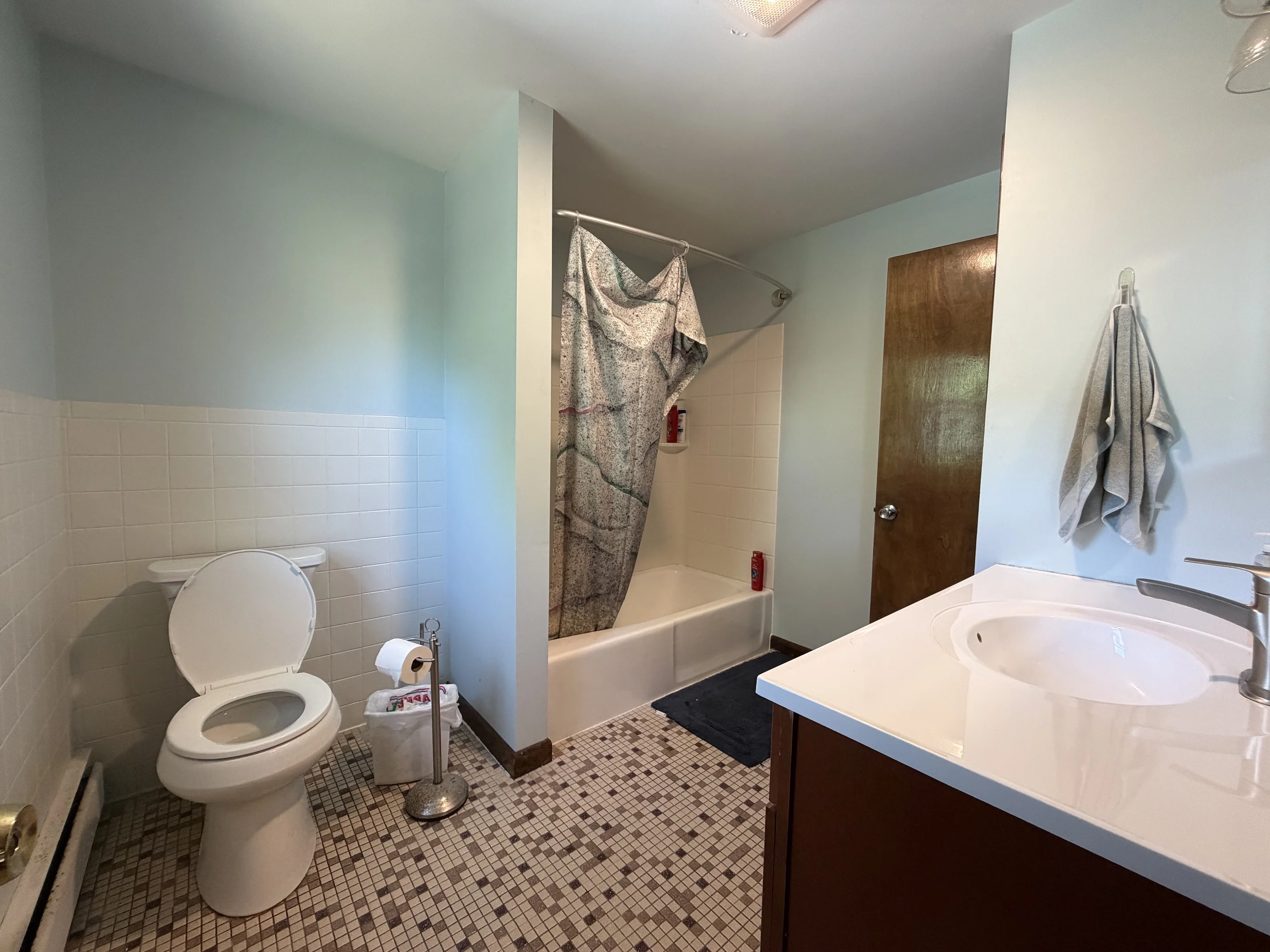 3 bed, 1 bath apartment for rent at 57 Newbury St Unit 2, Teele Square — photo 17 of 21