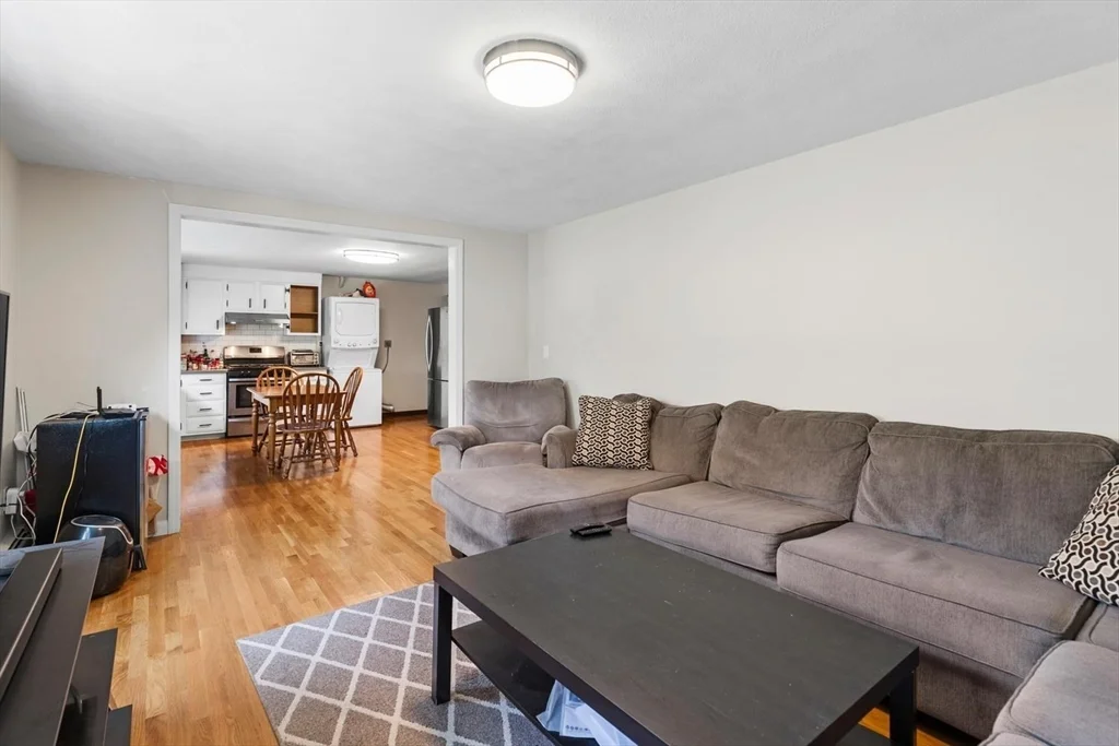 3 bed, 1 bath apartment for rent at 57 Newbury St Unit 2, Teele Square — photo 6 of 18