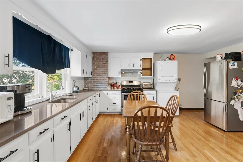 3 bed, 1 bath apartment for rent at 57 Newbury St Unit 2, Teele Square — photo 7 of 18