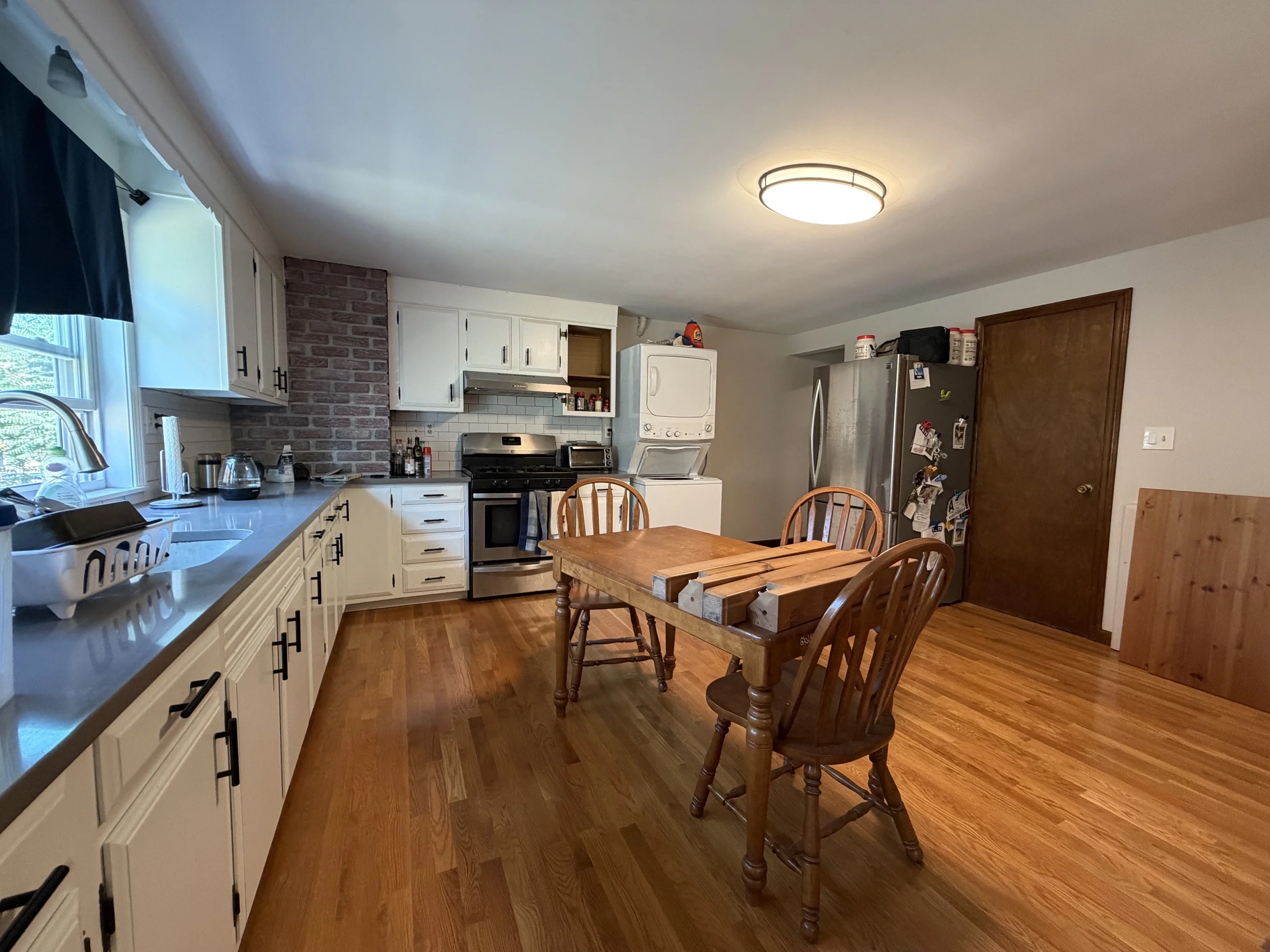 3 bed, 1 bath apartment for rent at 57 Newbury St Unit 2, Teele Square — photo 6 of 21