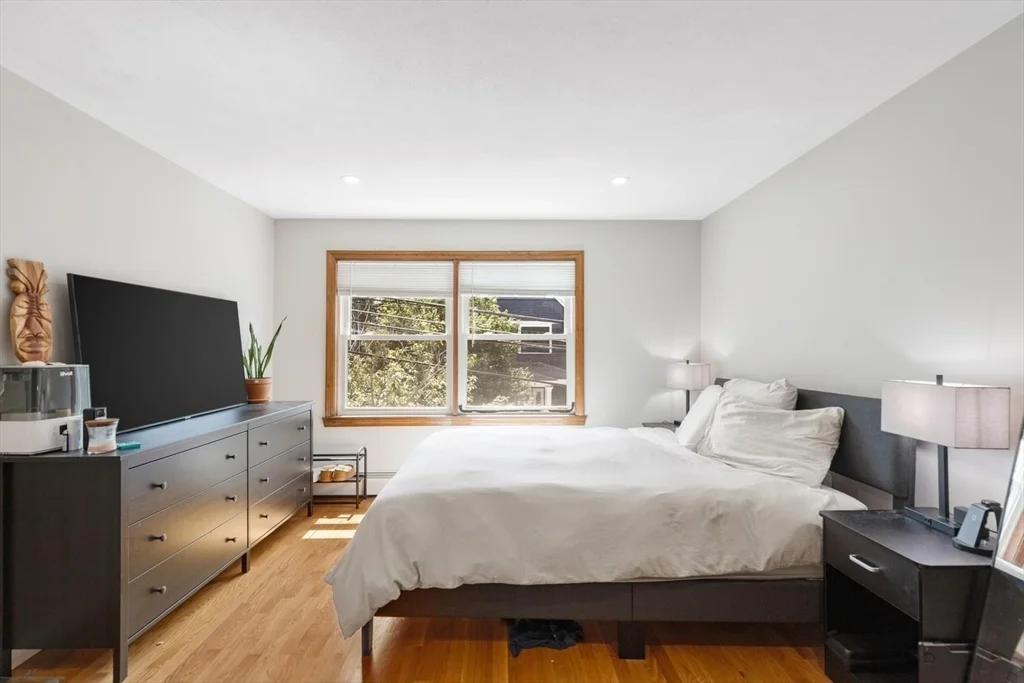 3 bed, 1 bath apartment for rent at 57 Newbury St Unit 2, Teele Square — photo 9 of 18