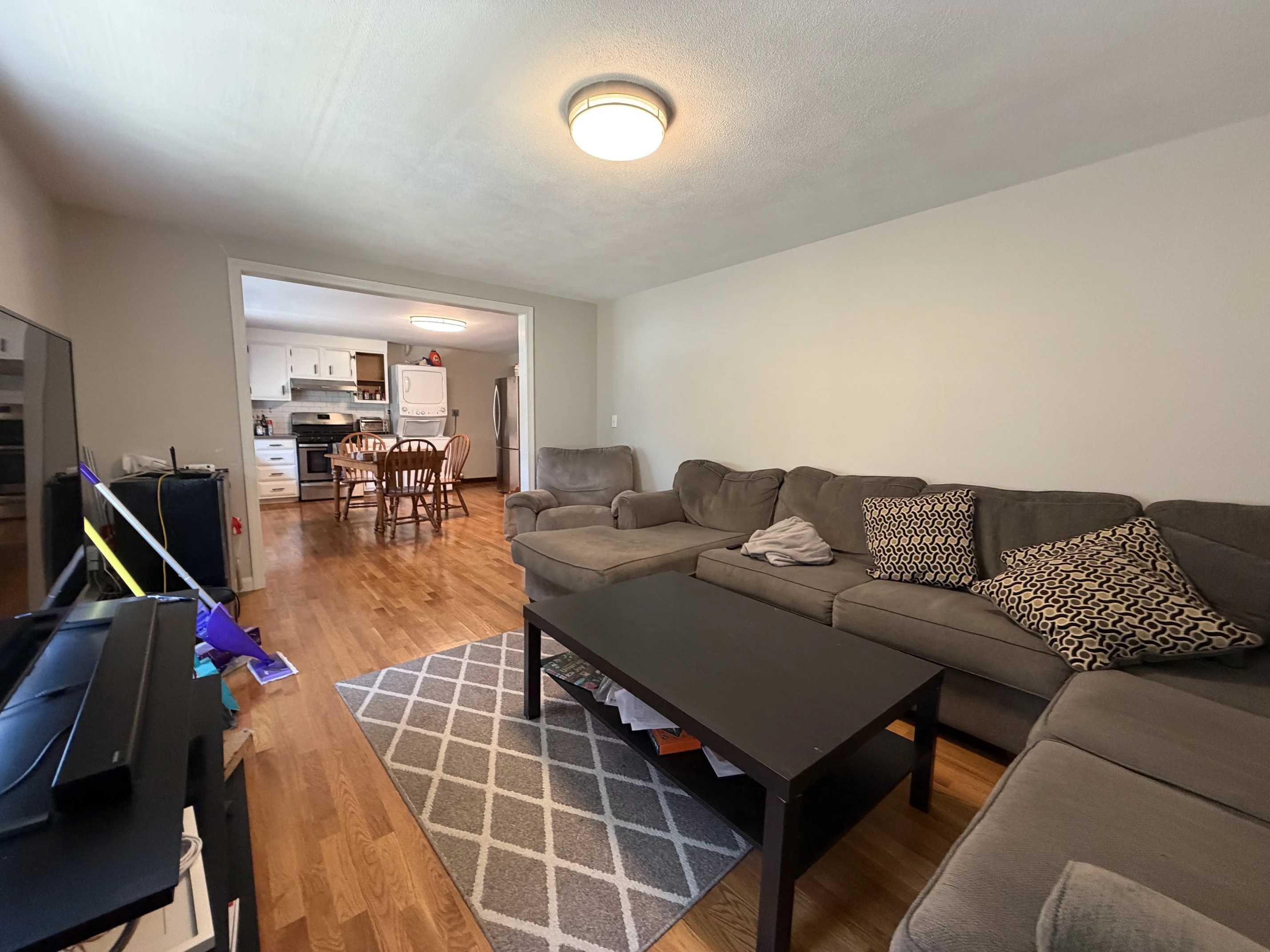 3 bed, 1 bath apartment for rent at 57 Newbury St Unit 2, Teele Square — photo 5 of 21