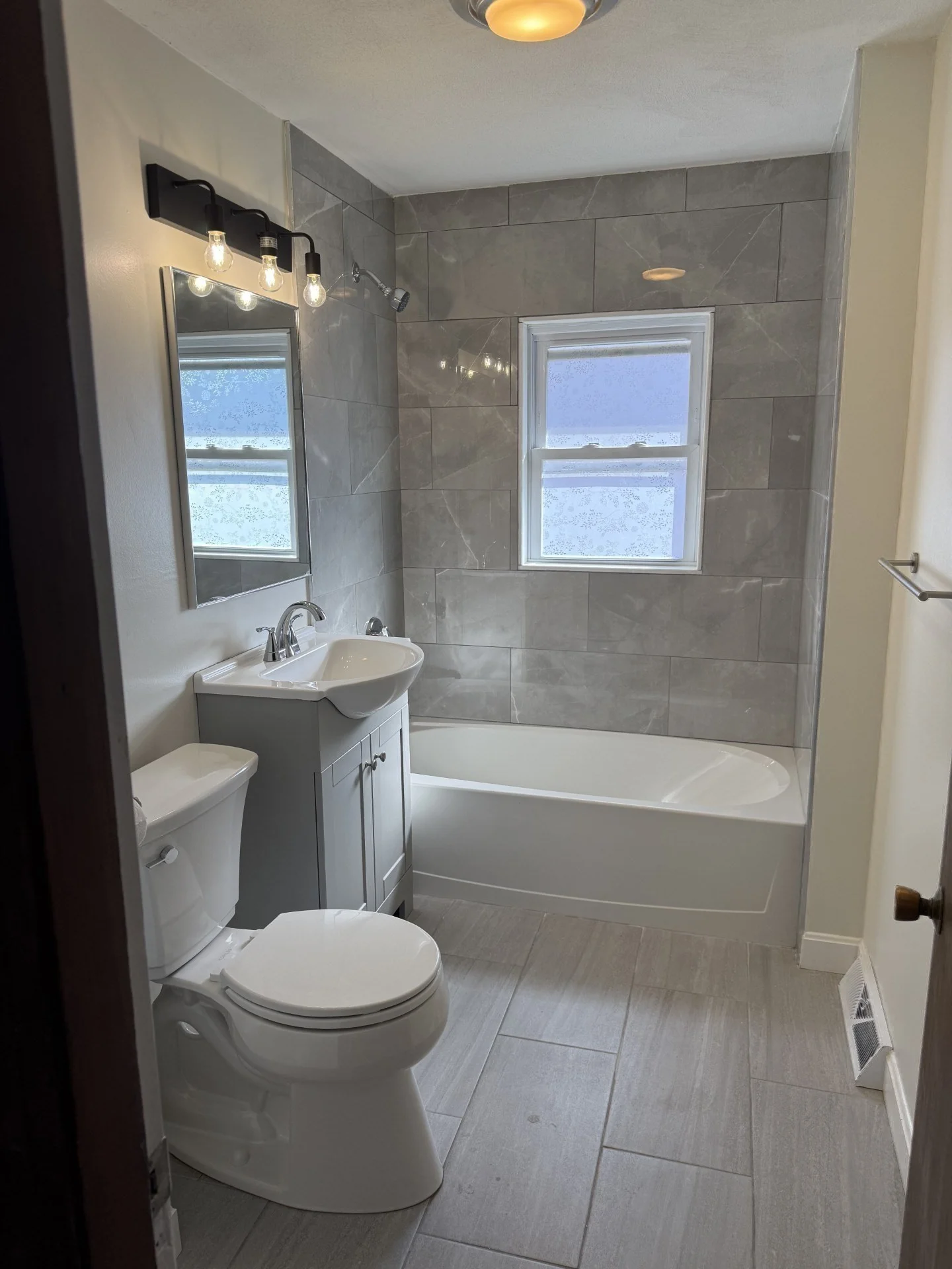 3 bed, 1 bath apartment for rent at 57 North Bayfield Unit 1, Quincy — photo 16 of 17