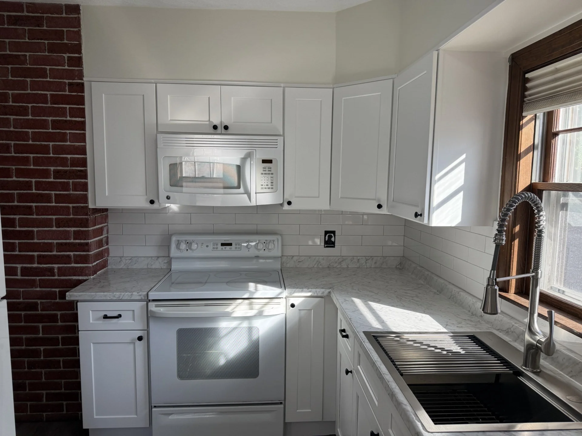 3 bed, 1 bath apartment for rent at 57 North Bayfield Unit 1, Quincy — photo 2 of 17