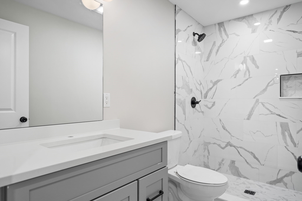 4 bed, 3 bath apartment for rent at 57 Nottinghill Rd Unit 3, Brighton — photo 4 of 7