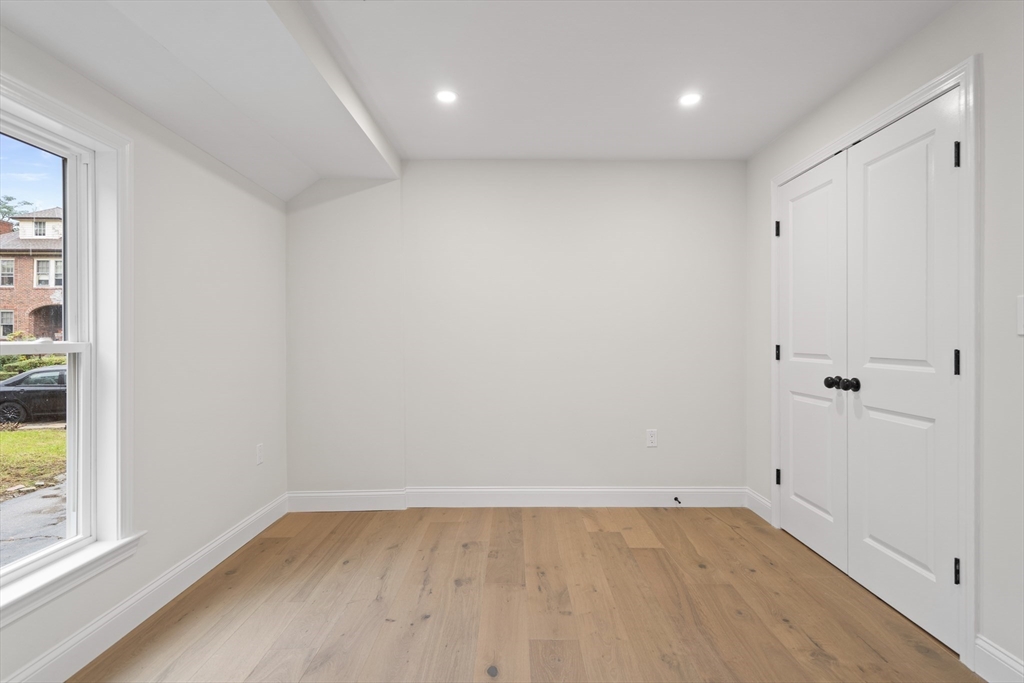 4 bed, 3 bath apartment for rent at 57 Nottinghill Rd Unit 3, Brighton — photo 5 of 7