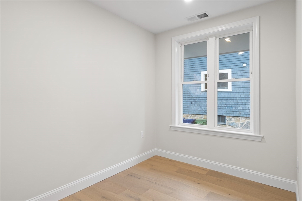 4 bed, 3 bath apartment for rent at 57 Nottinghill Rd Unit 3, Brighton — photo 7 of 7
