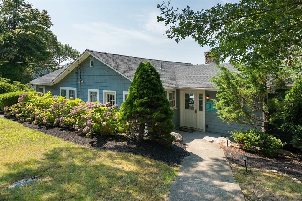 5 bed, 2 bath apartment for rent at 57 Oak St, Wareham — photo 2 of 38