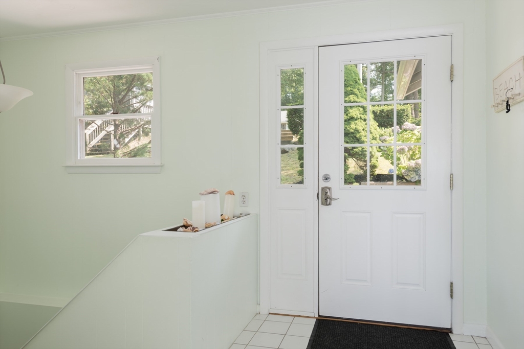 5 bed, 2 bath apartment for rent at 57 Oak St, Wareham — photo 3 of 38