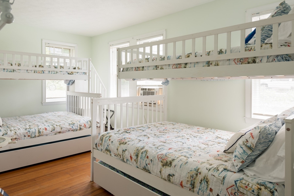 5 bed, 2 bath apartment for rent at 57 Oak St, Wareham — photo 11 of 38