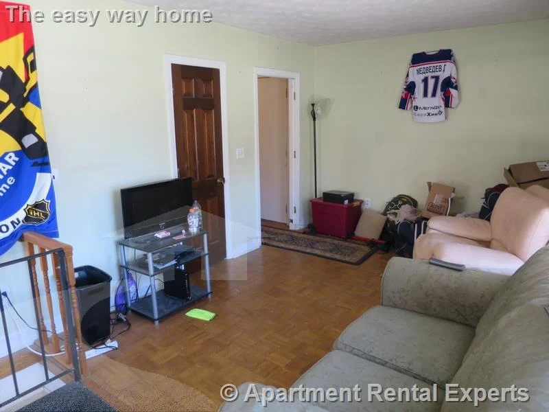 3 bed, 2 bath apartment for rent at 57 Old Rutherford Ave Unit 1, Charlestown — photo 2 of 5
