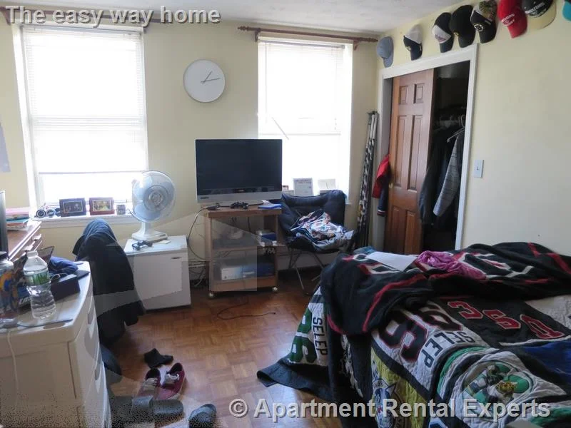 3 bed, 2 bath apartment for rent at 57 Old Rutherford Ave Unit 1, Charlestown — photo 3 of 5