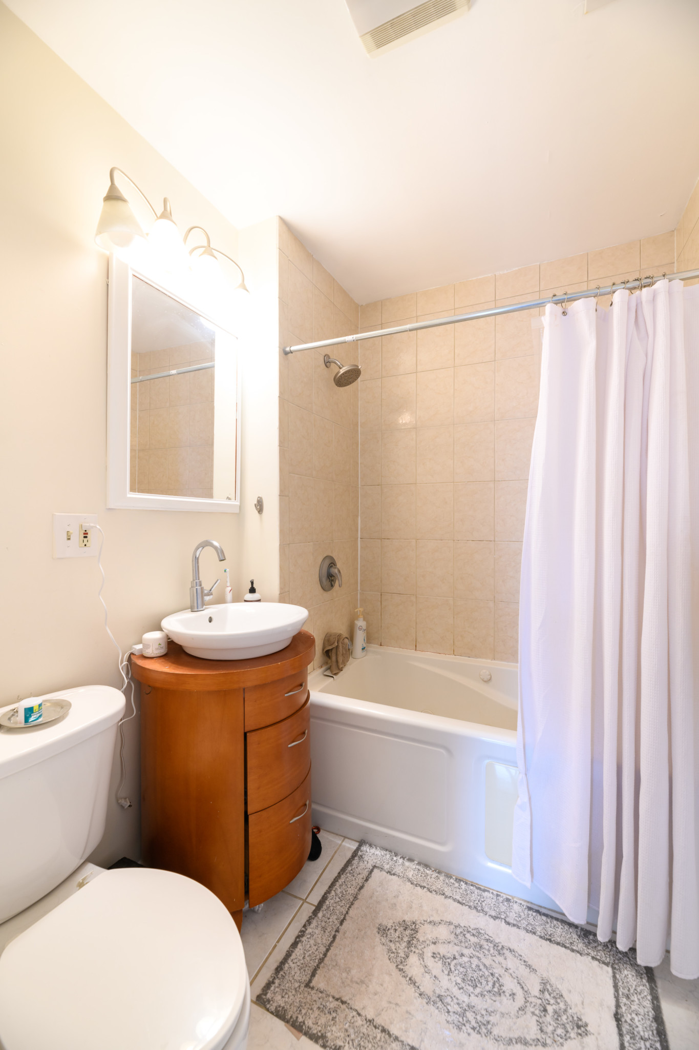3 bed, 2 bath apartment for rent at 57 Otis St Unit 2, East Cambridge — photo 9 of 12