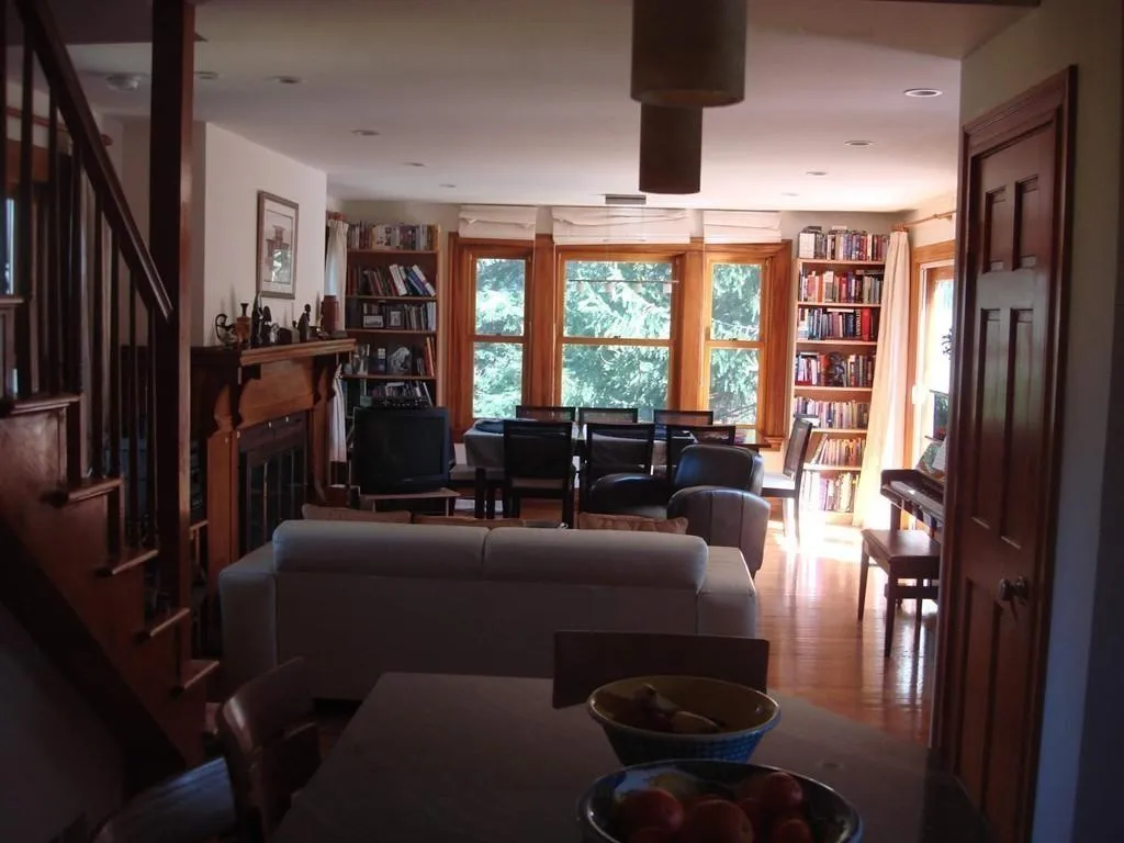 3.5 bed, 2.5 bath apartment for rent at 57 Pleasant St Unit 1, Newton Centre — photo 6 of 16