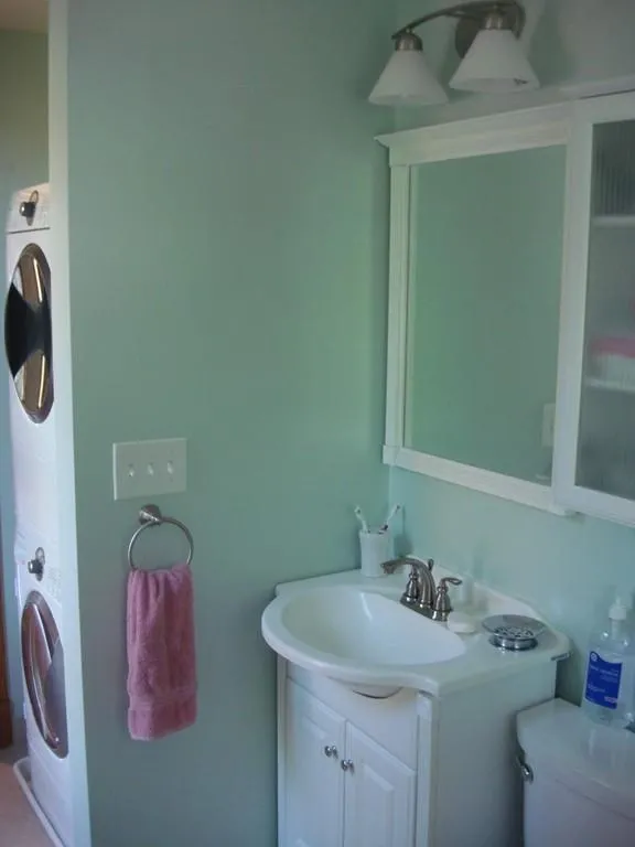 3.5 bed, 2.5 bath apartment for rent at 57 Pleasant St Unit 1, Newton Centre — photo 14 of 16