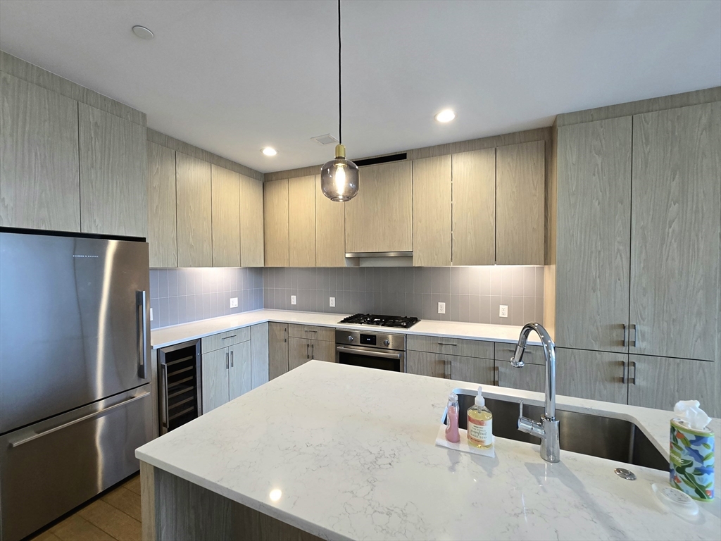 2 bed, 2 bath apartment for rent at 57 Quincy Shore Dr Unit 408, Quincy — photo 10 of 34