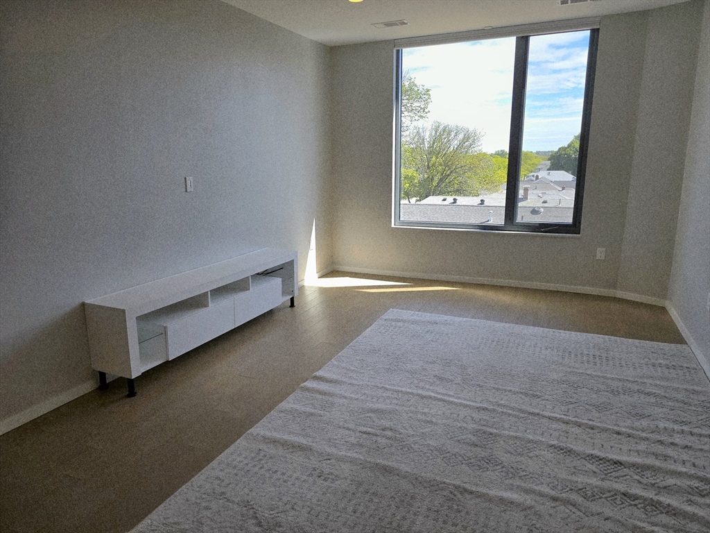 2 bed, 2 bath apartment for rent at 57 Quincy Shore Dr Unit 408, Quincy — photo 11 of 34