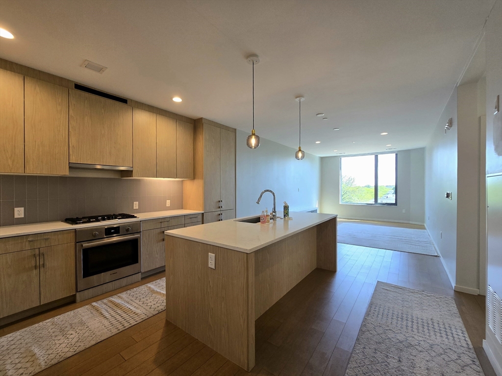 2 bed, 2 bath apartment for rent at 57 Quincy Shore Dr Unit 408, Quincy — photo 9 of 34