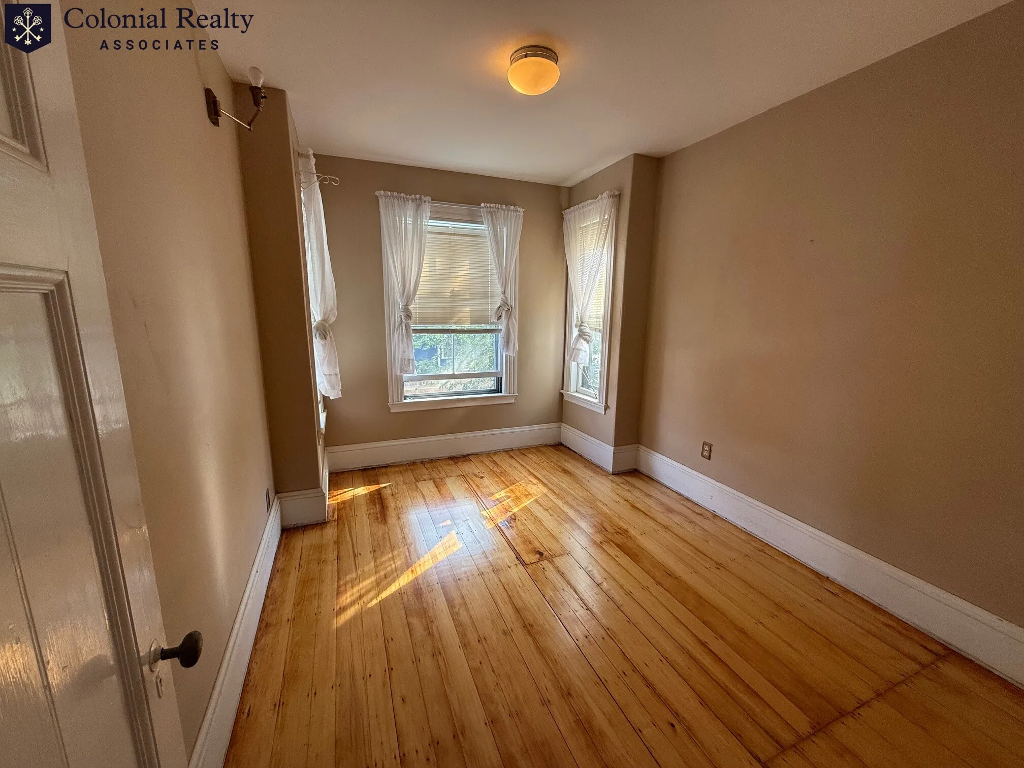 4 bed, 1 bath apartment for rent at 57 Rindge Ave Unit 14, North Cambridge — photo 3 of 16
