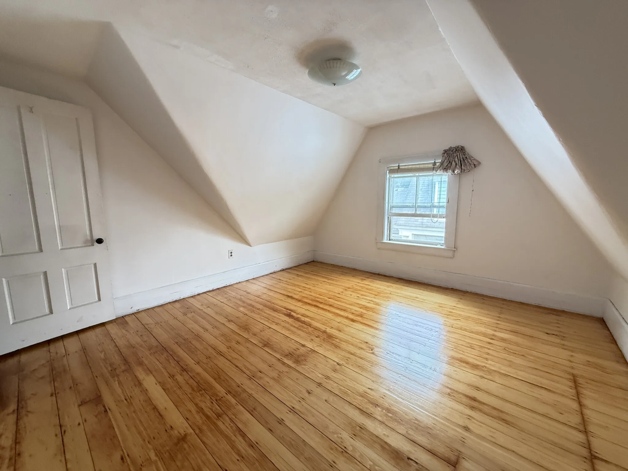 4 bed, 1 bath apartment for rent at 57 Rindge Ave Unit 4bd, North Cambridge — photo 17 of 25