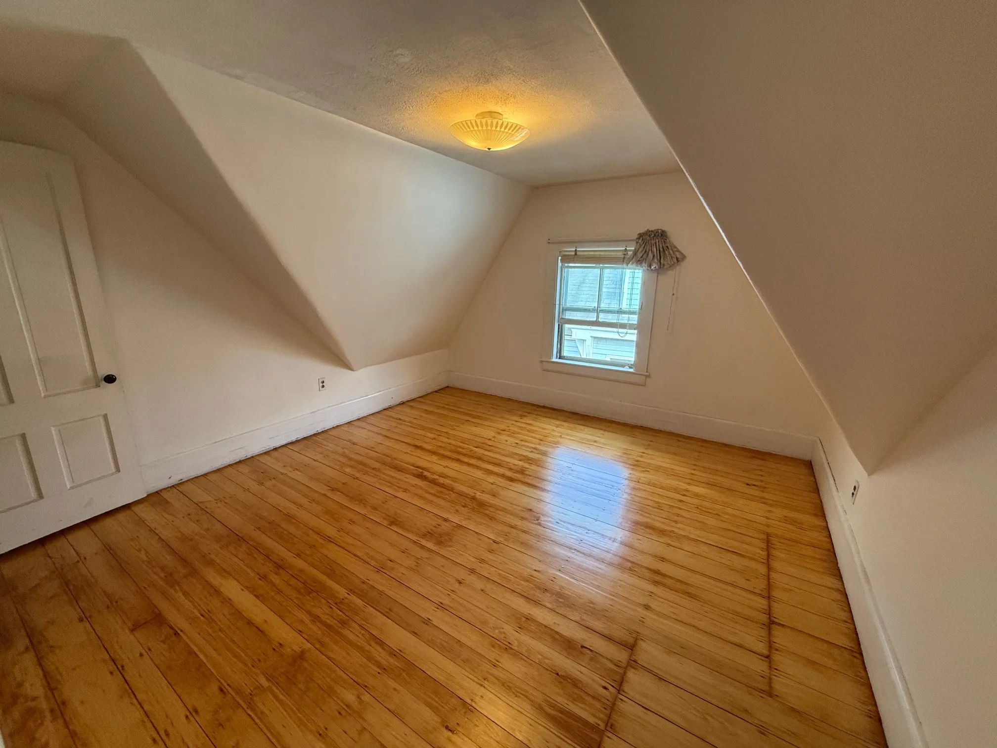 4 bed, 1 bath apartment for rent at 57 Rindge Ave Unit 4bd, North Cambridge — photo 16 of 25