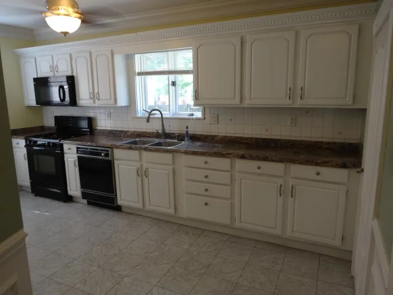 4 bed, 2 bath apartment for rent at 57 Riverdale St Unit 2, Allston — photo 5 of 21