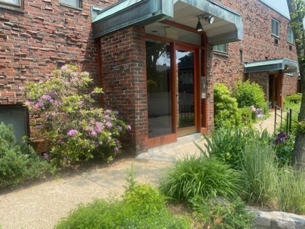 1 bed, 1 bath apartment for rent at 57 Saint Paul St Unit 4, Coolidge Corner — photo 1 of 11