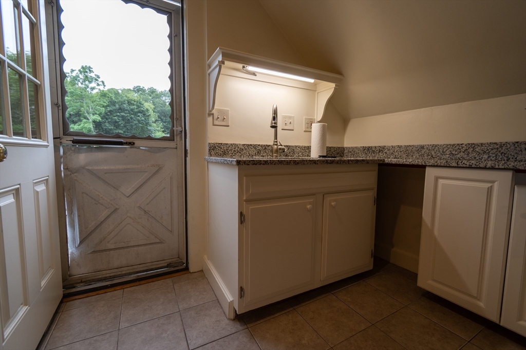 1 bed, 1 bath apartment for rent at 57 Stevens St Unit 2, Stoneham — photo 4 of 12